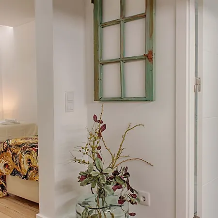 By Trip2portugal Πανσιόν Lisboa