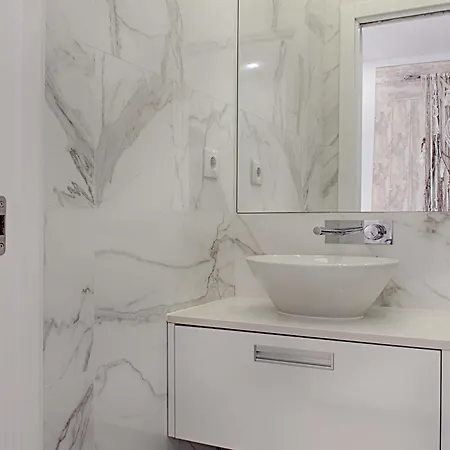 Πανσιόν By Trip2portugal 4*